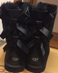UGG Australia - Ugg Boots in schwarz mit 2 Schleifen :: Kleiderkorb.de