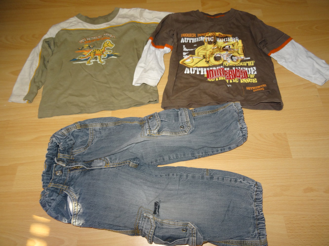 2 Langarmshirts Gr. 92 - Jeans auf Wunsch gratis