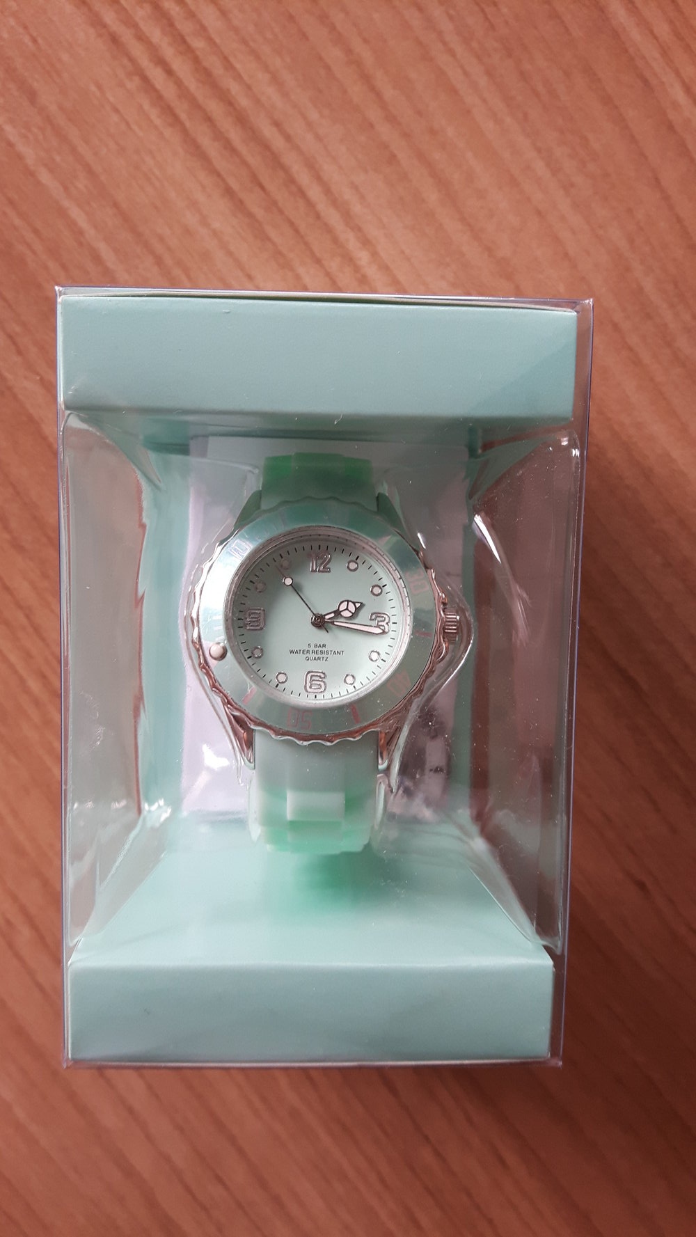 Mintfarbene neue Armbanduhr Watch helltürkis OVP analog