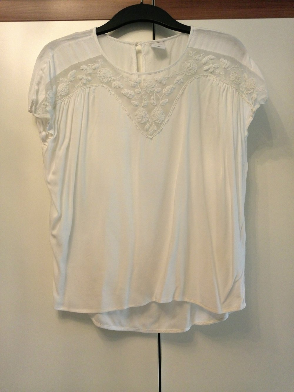 Weiße Bluse mit Spitze von Vero Moda :: Kleiderkorb.de